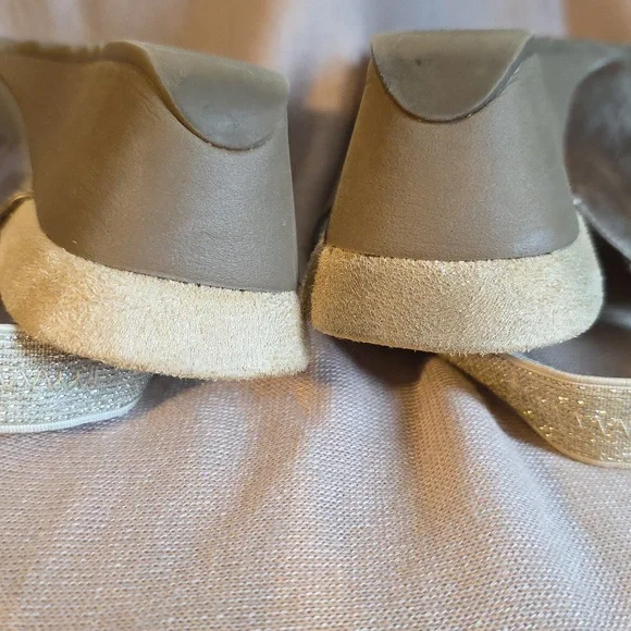 Anne Klein Women's Cream and Gold Sandals - Picture 5 of 6